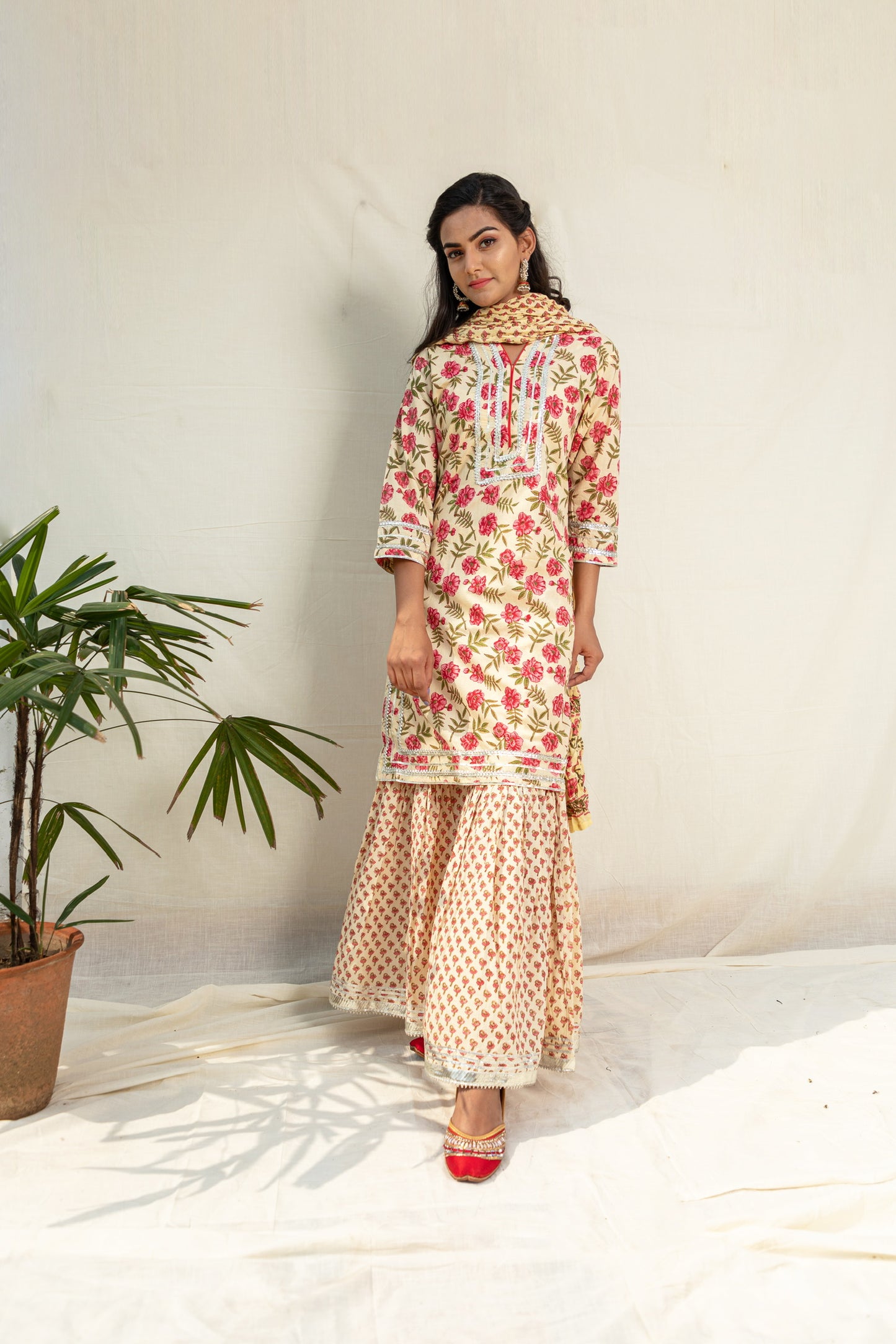 rose print kurta gharara